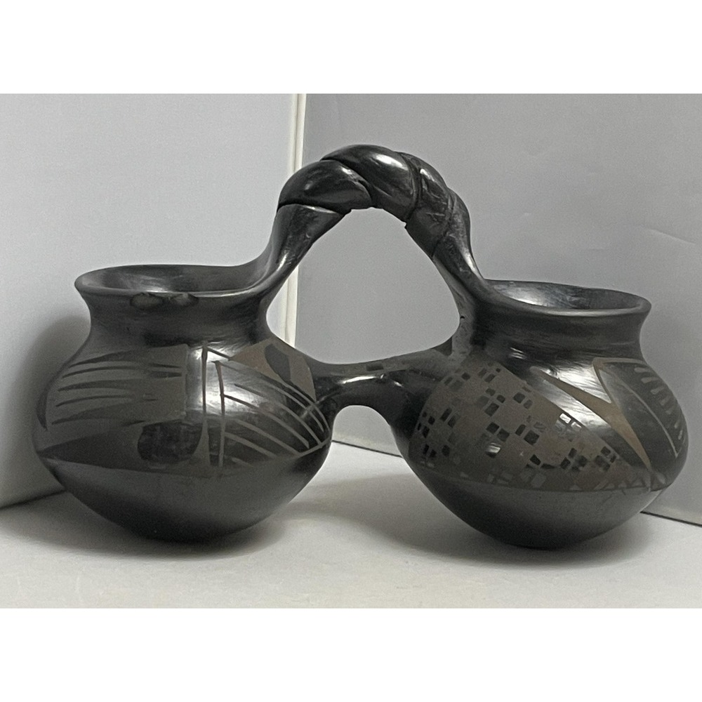 Jose Quezada Pottery Mata Ortiz Mexico Ramos Black Double Spout Pot with Handle